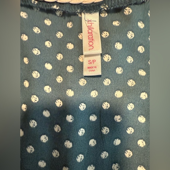 Teal Polka Dot V-Neck Top - Picture 4 of 5